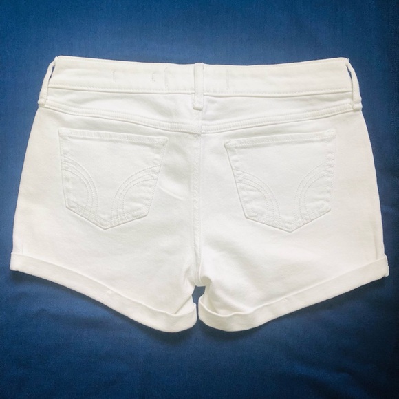 Hollister White Short - Picture 4 of 10